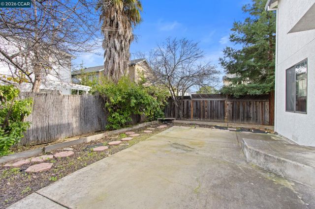 975 Doeskin Ter, Brentwood, CA 94513