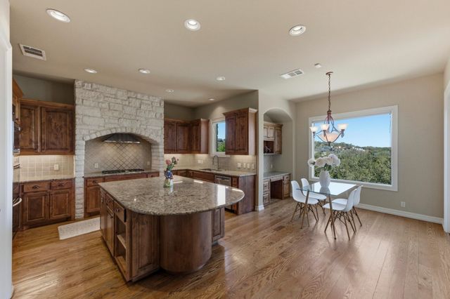 111 SENDERA BONITA, Lakeway, TX 78734