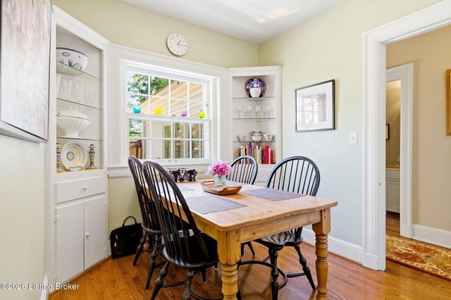 2343 Village Dr, Louisville, KY 40205
