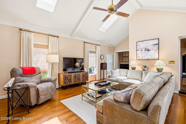 2343 Village Dr, Louisville, KY 40205
