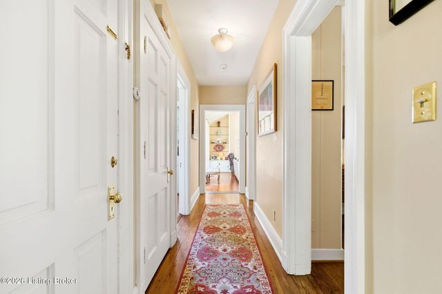 2343 Village Dr, Louisville, KY 40205