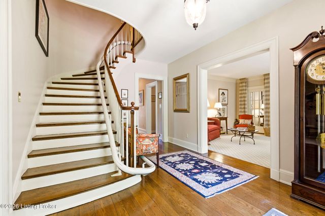 2343 Village Dr, Louisville, KY 40205