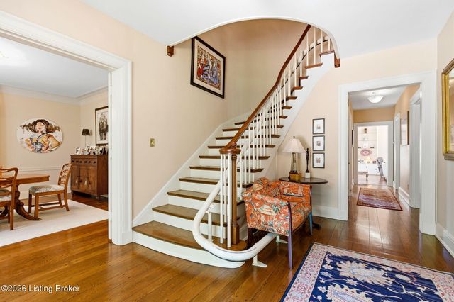 2343 Village Dr, Louisville, KY 40205