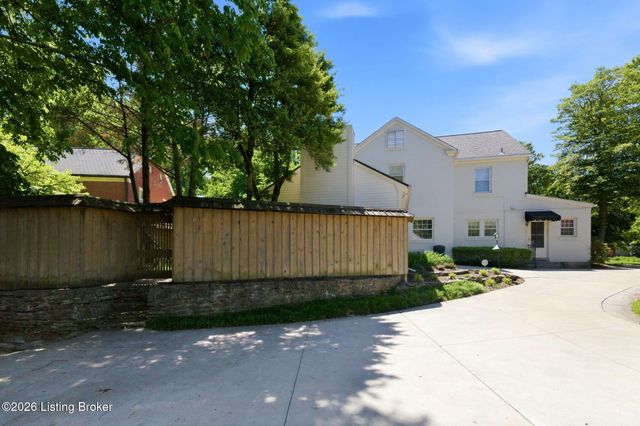2343 Village Dr, Louisville, KY 40205