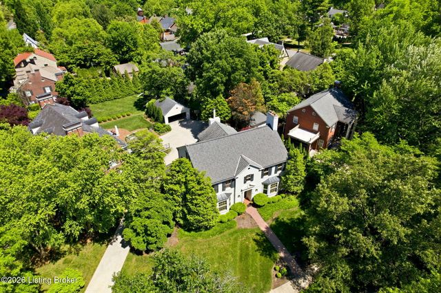 2343 Village Dr, Louisville, KY 40205