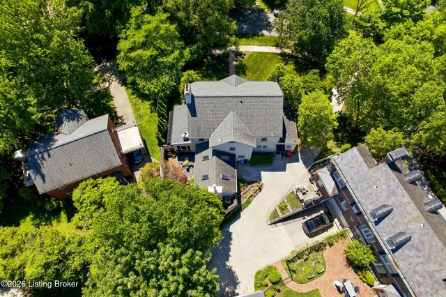 2343 Village Dr, Louisville, KY 40205