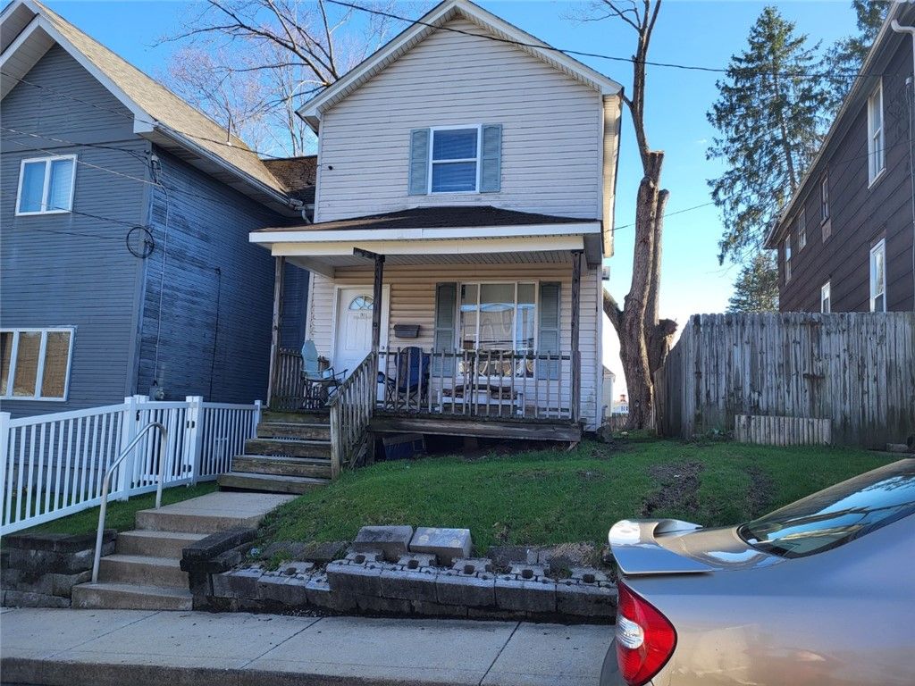 210 Cleveland St., City Of But Nw, PA 16001