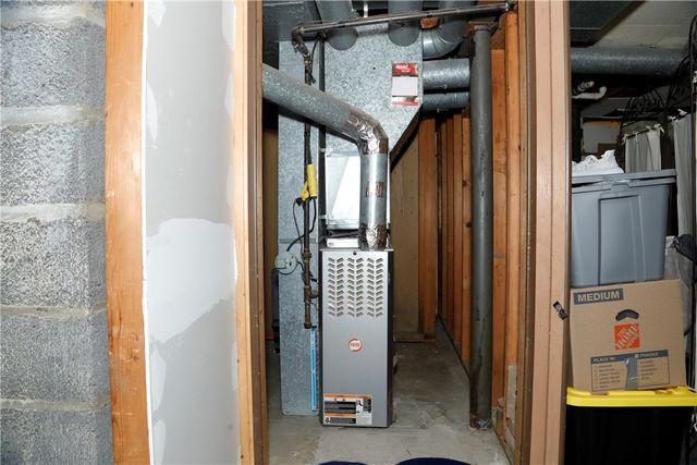 222 Oakwood Road, Rochester, NY 14616