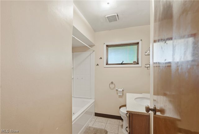 304 Howland Wilson Road NE, Warren, OH 44484