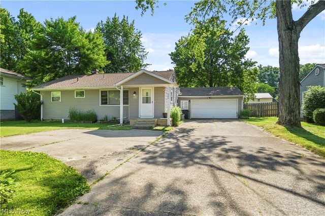 304 Howland Wilson Road NE, Warren, OH 44484