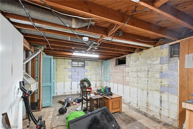 304 Howland Wilson Road NE, Warren, OH 44484