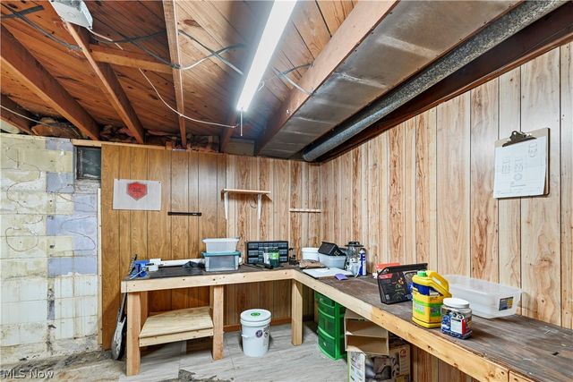 304 Howland Wilson Road NE, Warren, OH 44484