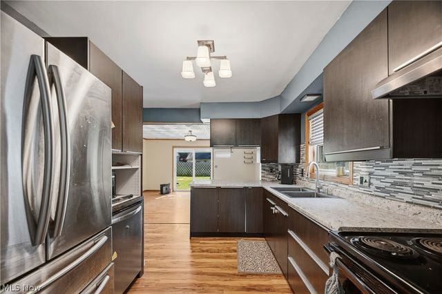 304 Howland Wilson Road NE, Warren, OH 44484