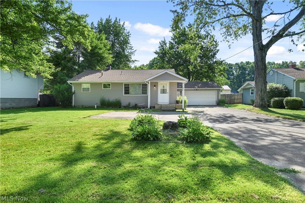 304 Howland Wilson Road NE, Warren, OH 44484