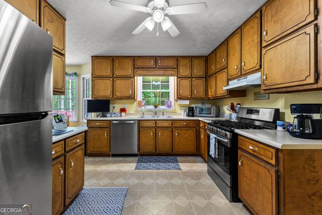 145 Adams Court, Fayetteville, GA 30214