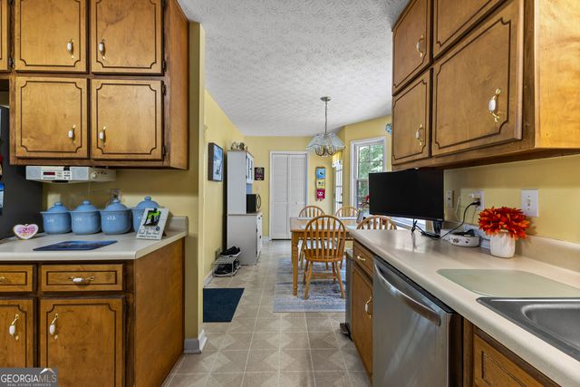 145 Adams Court, Fayetteville, GA 30214