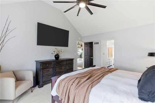 1600 SW Rock Creek Drive, Blue Springs, MO 64015