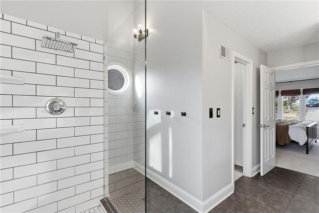 1600 SW Rock Creek Drive, Blue Springs, MO 64015