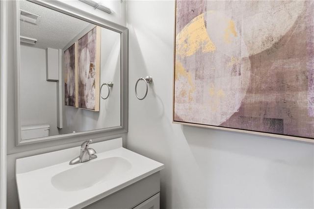 1600 SW Rock Creek Drive, Blue Springs, MO 64015