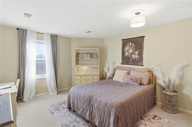 1600 SW Rock Creek Drive, Blue Springs, MO 64015