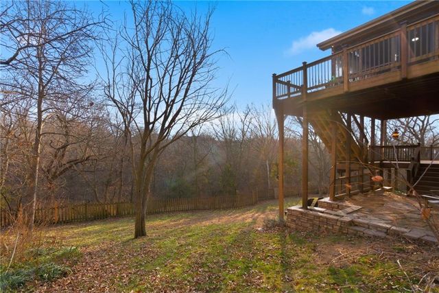 1600 SW Rock Creek Drive, Blue Springs, MO 64015