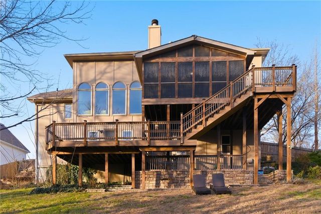 1600 SW Rock Creek Drive, Blue Springs, MO 64015