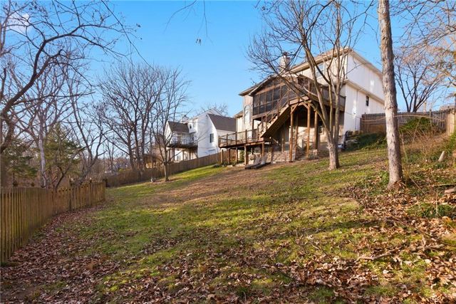 1600 SW Rock Creek Drive, Blue Springs, MO 64015