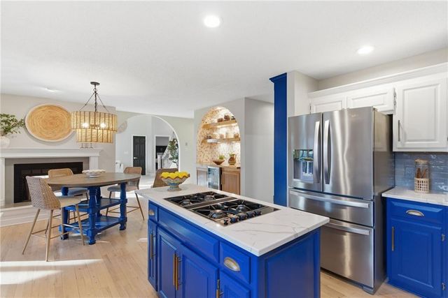 1600 SW Rock Creek Drive, Blue Springs, MO 64015