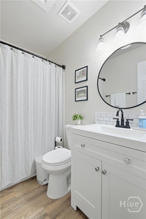 Image 12 of property listing at 103 Port Royal Court, Savannah, GA 31410