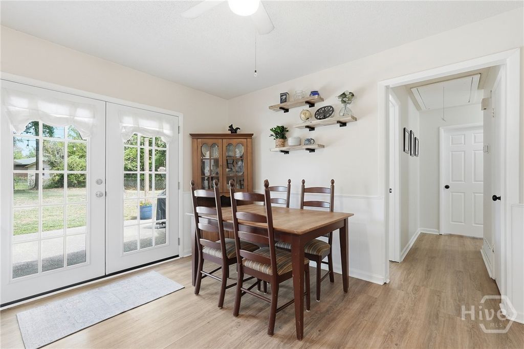 Image 4 of property listing at 103 Port Royal Court, Savannah, GA 31410