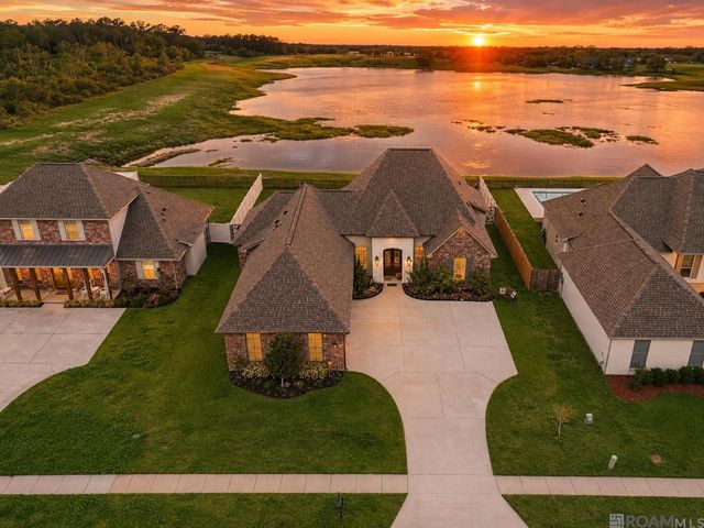 7335 Lillie Dr, Denham Springs, LA 70706