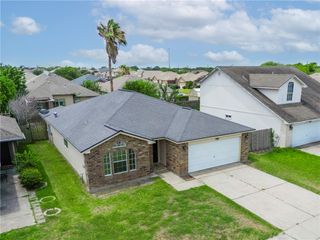 1989 Westwood Dr, Portland, TX 78374