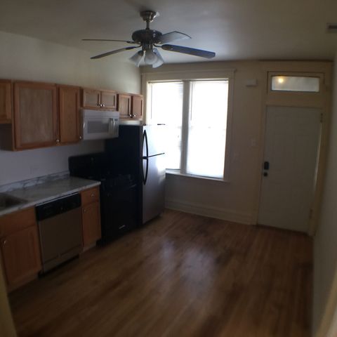 837 W 33rd Place 3R, Chicago, IL 60608