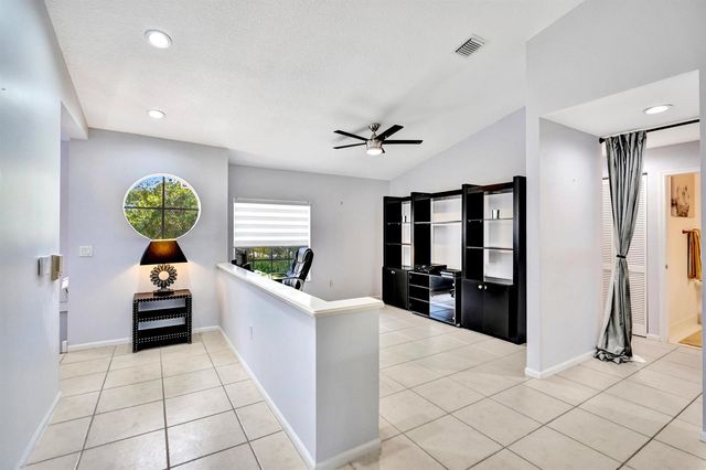 7669 SPRINGWATER Place 202, Boynton Beach, FL 33437