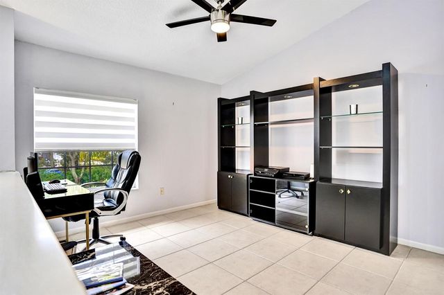 7669 SPRINGWATER Place 202, Boynton Beach, FL 33437
