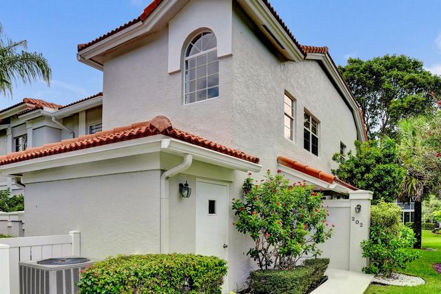 7669 SPRINGWATER Place 202, Boynton Beach, FL 33437