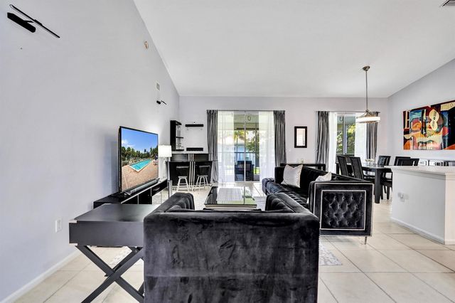 7669 SPRINGWATER Place 202, Boynton Beach, FL 33437