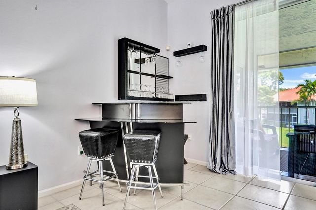7669 SPRINGWATER Place 202, Boynton Beach, FL 33437