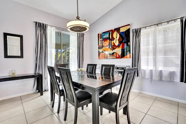 7669 SPRINGWATER Place 202, Boynton Beach, FL 33437