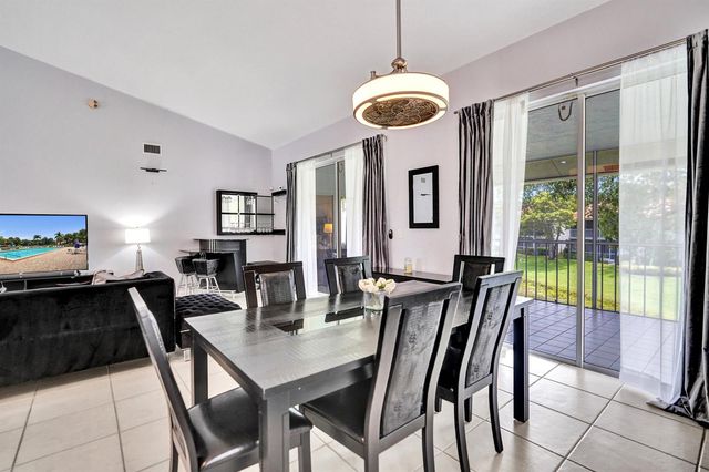 7669 SPRINGWATER Place 202, Boynton Beach, FL 33437