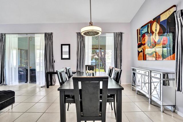 7669 SPRINGWATER Place 202, Boynton Beach, FL 33437