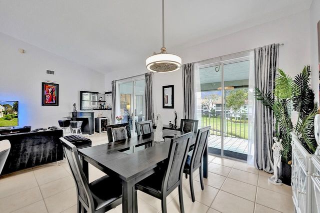 7669 SPRINGWATER Place 202, Boynton Beach, FL 33437