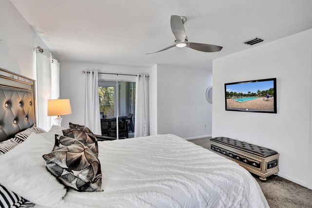 7669 SPRINGWATER Place 202, Boynton Beach, FL 33437
