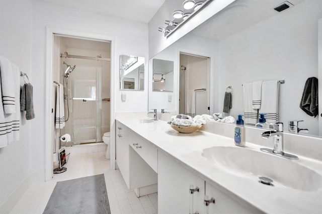 7669 SPRINGWATER Place 202, Boynton Beach, FL 33437