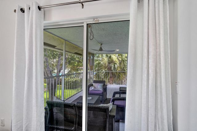 7669 SPRINGWATER Place 202, Boynton Beach, FL 33437