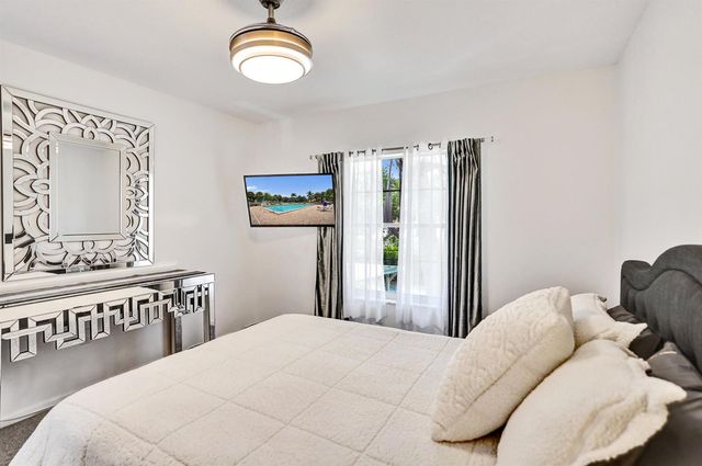 7669 SPRINGWATER Place 202, Boynton Beach, FL 33437