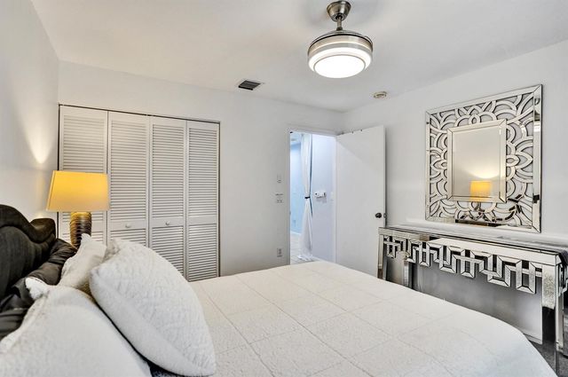 7669 SPRINGWATER Place 202, Boynton Beach, FL 33437