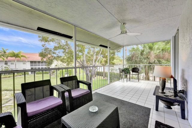 7669 SPRINGWATER Place 202, Boynton Beach, FL 33437