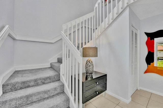 7669 SPRINGWATER Place 202, Boynton Beach, FL 33437