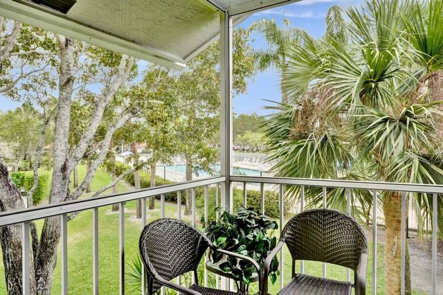 7669 SPRINGWATER Place 202, Boynton Beach, FL 33437